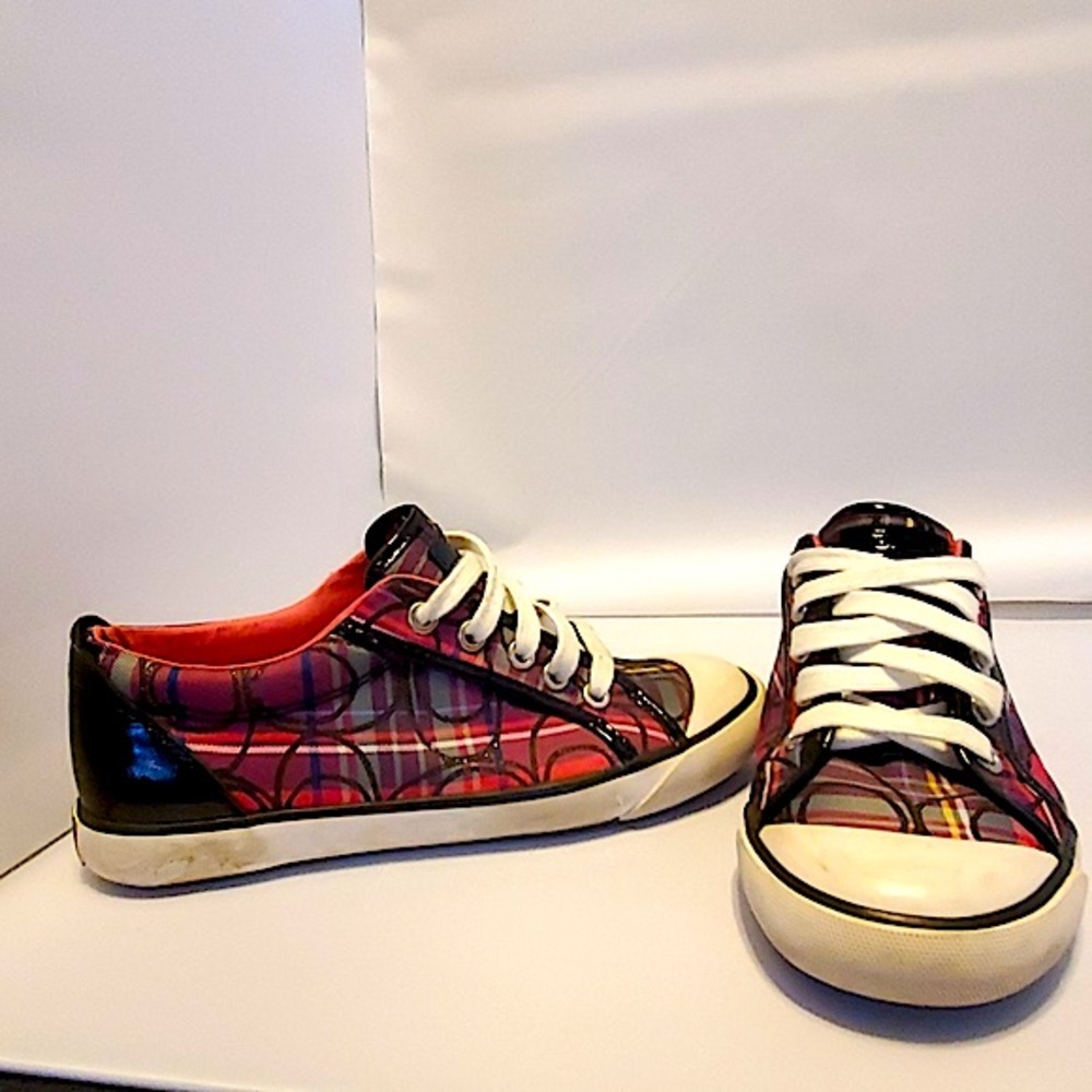 2/$20 Coach leather signature sneaker size 6